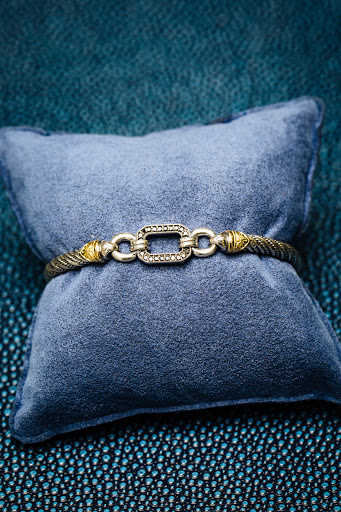 Jewelry Store «Select Jewelers, LLC», reviews and photos, 2221 S Voss Rd, Houston, TX 77057, USA