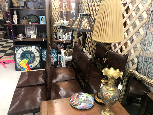 Antique Store «Hidden Talent Gifts & Antiques», reviews and photos, 400 S Main St, McGregor, TX 76657, USA