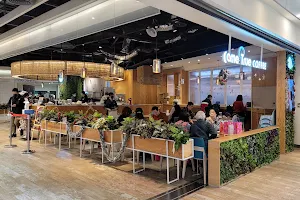 Global Mall Banqiao Station Store image