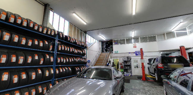 Tarleton Tyre Services - Tire shop