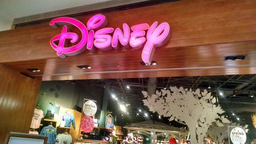 Shopping Mall «International Plaza and Bay Street», reviews and photos, 2223 N Westshore Blvd, Tampa, FL 33607, USA