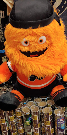 Sportswear Store «Rally House Oxford Valley», reviews and photos, 124 Commerce Blvd, Fairless Hills, PA 19030, USA