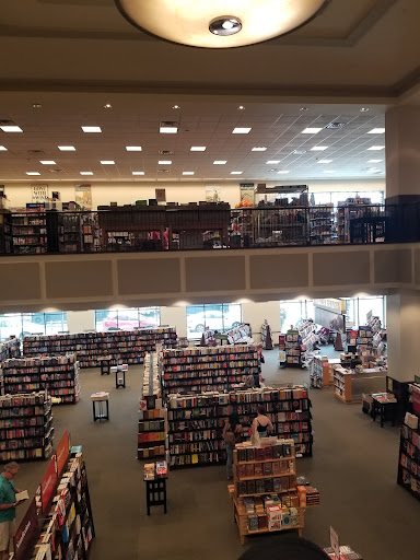 Book Store «Barnes & Noble Booksellers Crocker Park», reviews and photos, 198 Crocker Park Blvd, Westlake, OH 44145, USA