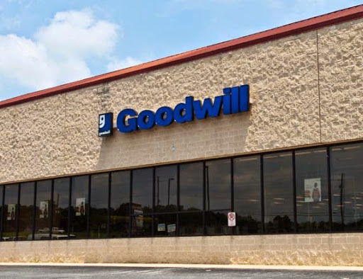 Thrift Store «Goodwill of North Georgia: Kennesaw Store and Donation Center», reviews and photos, 2500 Cobb Pkwy N, Kennesaw, GA 30152, USA