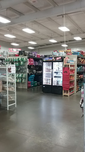 Pet Supply Store «Mounds Pet Food Warehouse», reviews and photos, 8311 University Ave, Middleton, WI 53562, USA