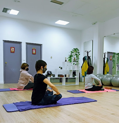 Pilates ONNA Salud y Movimiento Las Fuentes | Yoga - C. del Dr. Iranzo, 35, 50002 Zaragoza, Spain