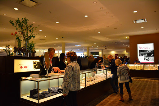 Jewelry Store «Borsheims Fine Jewelry», reviews and photos, 120 Regency Pkwy, Omaha, NE 68114, USA