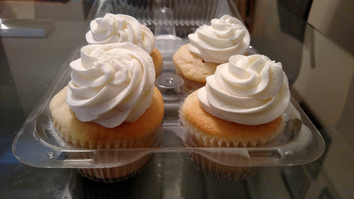 Wedding Bakery «LaLa Custom Cake», reviews and photos, 15301 Madison Ave, Lakewood, OH 44107, USA