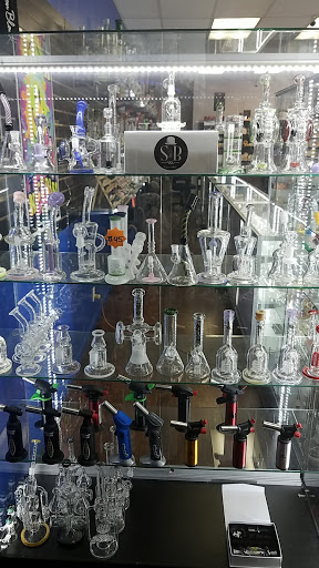 Tobacco Shop «Lifted Smoke Shop», reviews and photos, 2286 Sunrise Blvd, Gold River, CA 95670, USA
