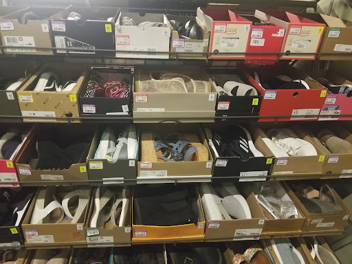 Shoe Store «DSW Designer Shoe Warehouse», reviews and photos, 1015 Cochrane Rd, Morgan Hill, CA 95037, USA