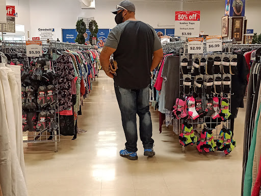 Thrift Store «Goodwill Retail & Donation Center», reviews and photos, 13500 Plantation Rd, Fort Myers, FL 33966, USA