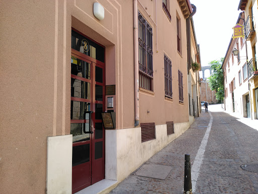 Información y opiniones sobre Ej Abogados de Segovia