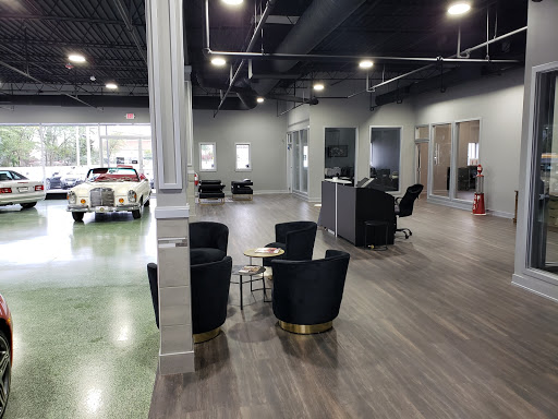 Car Dealer «LUXURY CAR OUTLET», reviews and photos, 751 W Roosevelt Rd, Lombard, IL 60106, USA