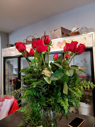 Florist «Roses Just Because/Hub Florist Of Lutz», reviews and photos, 18721 N Dale Mabry Hwy, Lutz, FL 33548, USA