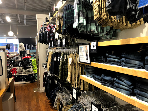 Clothing Store «Gap», reviews and photos, 18511 Outlet Blvd, Chesterfield, MO 63005, USA