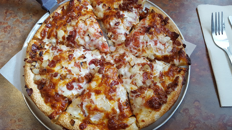#7 best pizza place in Mentor - Longo's Pizza
