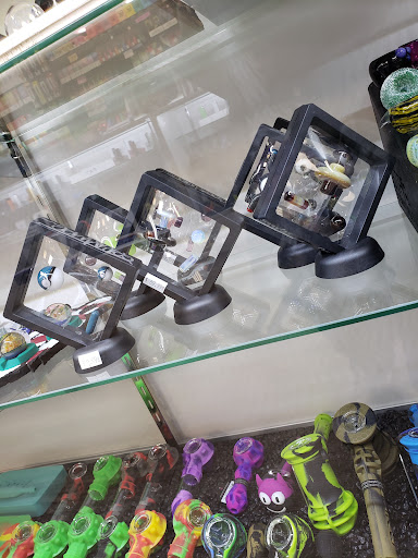 Tobacco Shop «Hazel Sky Smoke Shop San Pedro», reviews and photos, 7071 San Pedro Ave, San Antonio, TX 78216, USA