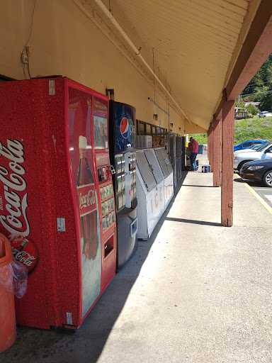 Grocery Store «Columbia Market», reviews and photos, 450 Wa Na Pa St, Cascade Locks, OR 97014, USA