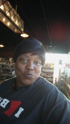 Liquor Store «Liquor Barrel 7th Street», reviews and photos, 665 7th St W, St Paul, MN 55102, USA