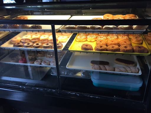 Supreme Donuts, 602 Pacific Coast Hwy, Huntington Beach, CA 92648, USA, 
