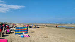 Bettystown Beach'in fotoğrafı - rahatlamayı sevenler arasında popüler bir yer