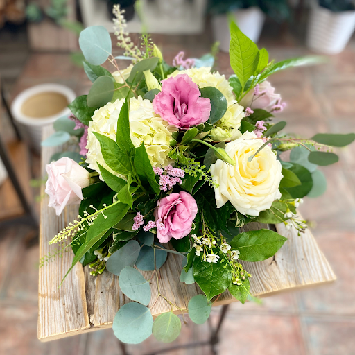 Florist «Crescent Floral & Gifts», reviews and photos, 2140 Wealthy St SE, Grand Rapids, MI 49506, USA