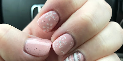 Lily's Nails