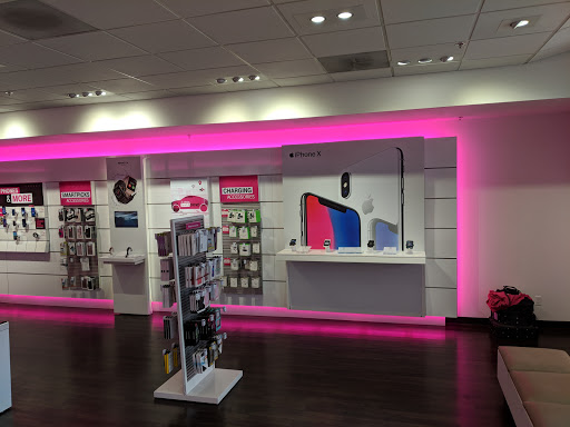 Cell Phone Store «T-Mobile», reviews and photos, 3320 Wheaton Way, Bremerton, WA 98310, USA