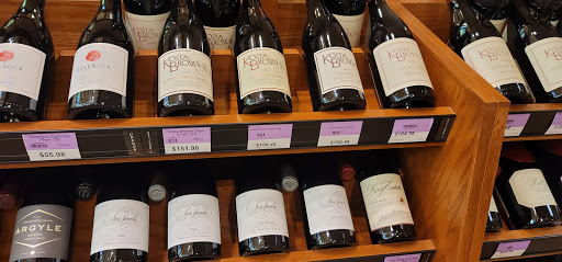 Liquor Store «Macadoodles- South Springfield», reviews and photos, 1455 E Independence St, Springfield, MO 65804, USA