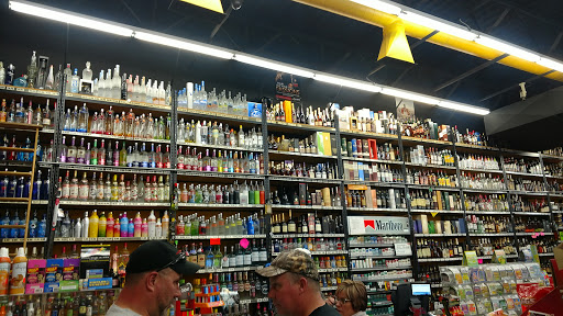 Liquor Store «Royal Liquor», reviews and photos, 808 Center Rd #3, Flint, MI 48506, USA