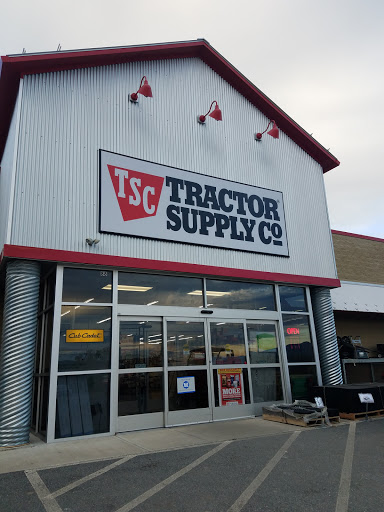 Home Improvement Store «Tractor Supply Co.», reviews and photos, 88 Center Rd, Morrisville, VT 05661, USA
