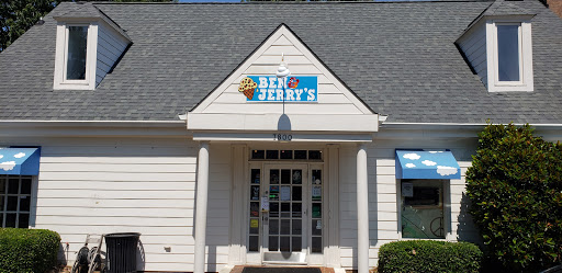 Shopping Mall «Foxcroft East Shopping Center», reviews and photos, 7802 Fairview Rd, Charlotte, NC 28226, USA