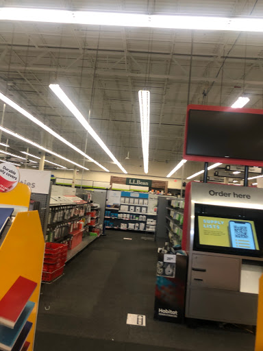 Office Supply Store «Staples», reviews and photos, 1075 N Main St, Warrington, PA 18976, USA