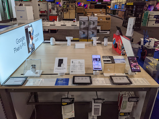 Electronics Store «Best Buy», reviews and photos, 700 N Edwards Blvd, Lake Geneva, WI 53147, USA