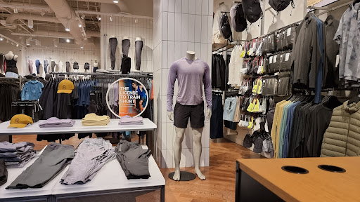 Sportswear Store «lululemon», reviews and photos, 2847 Clarendon Blvd #150, Arlington, VA 22201, USA