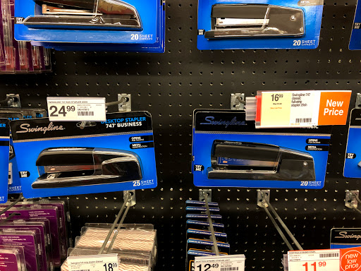 Office Supply Store «Staples», reviews and photos, 1773 E Sherman Blvd, Muskegon, MI 49444, USA