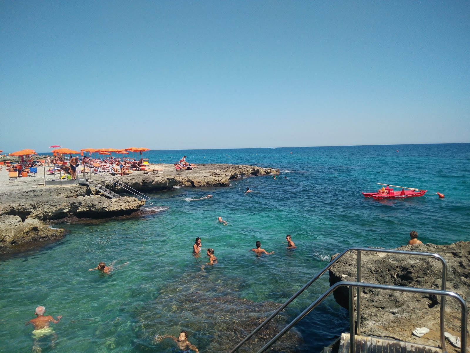 Foto van Octagon Beach Club met enigszins schoon niveau van netheid
