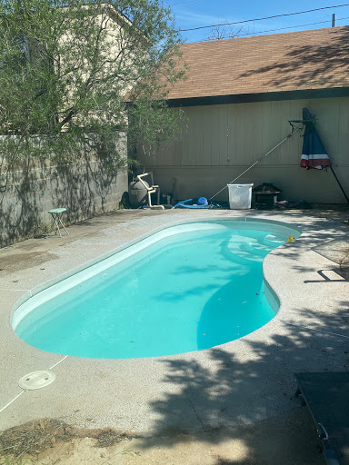 Pool cleaning service Midland