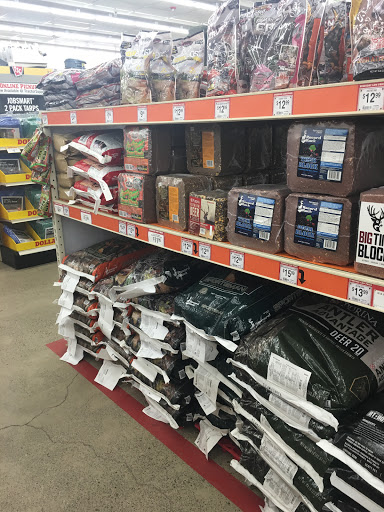 Home Improvement Store «Tractor Supply Co.», reviews and photos, 1424 W Main St Ext #1, Grove City, PA 16127, USA
