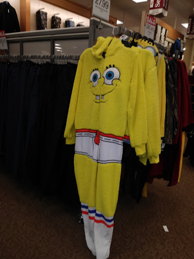 Shopping Mall «Gateway Shopping Center», reviews and photos, 9924 NE Halsey St, Portland, OR 97220, USA