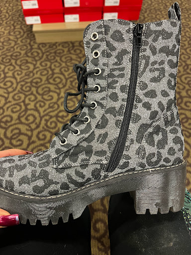 Shoe Store «DSW Designer Shoe Warehouse», reviews and photos, 1015 Cochrane Rd, Morgan Hill, CA 95037, USA