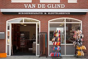 Schoenreparatie en Sleutelservice Van de Glind image