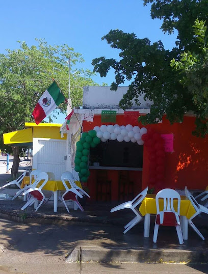 Cenaduría Tuta - 5 de mayo, Calle Prol. Obregón, 81820 El Fuerte, Sin., Mexico