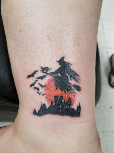 Tattoo Shop «Madball Tattoos», reviews and photos, 1335 E Carson St, Carson, CA 90745, USA