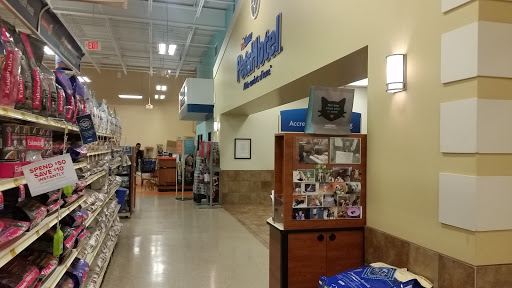 Pet Supply Store «PetSmart», reviews and photos, 265 Chelmsford St, Chelmsford, MA 01824, USA