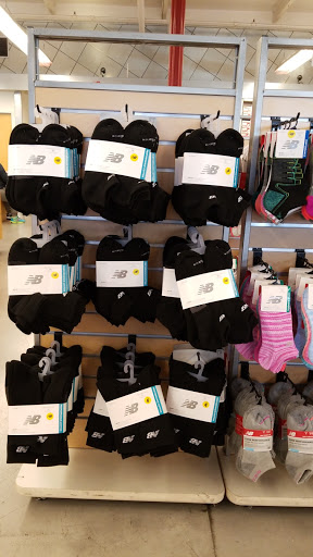 Shoe Store «New Balance Factory Store», reviews and photos, 8155 Arroyo Cir #7, Gilroy, CA 95020, USA