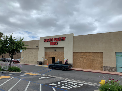 Hardware Store «Harbor Freight Tools», reviews and photos, 1019 N State College Blvd, Anaheim, CA 92806, USA