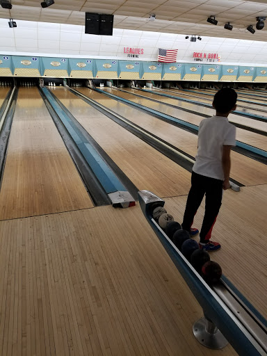 Bowling Alley «Lucky Strike Lanes Inc», reviews and photos, 185 Stafford Rd, Mansfield Center, CT 06250, USA