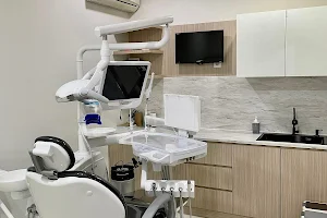 Untukmu Dental Clinic | Dokter Gigi Bintaro image