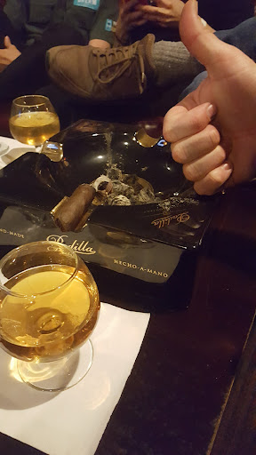 Tobacco Shop «Cigar Inn», reviews and photos, 119 W Main St, Belleville, IL 62220, USA